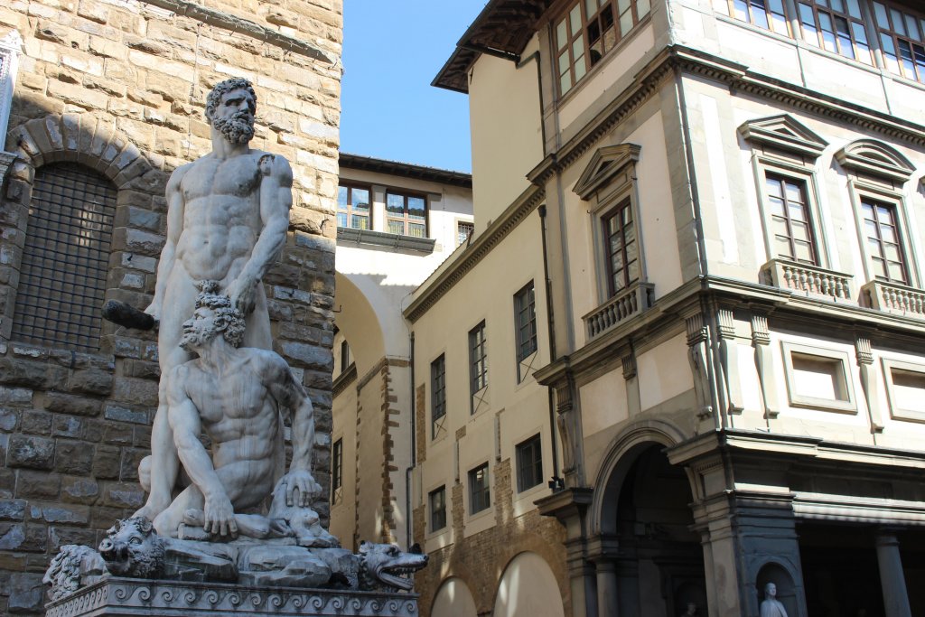 Hercule et Cacus de Baccio Bandinelli Florence Italie