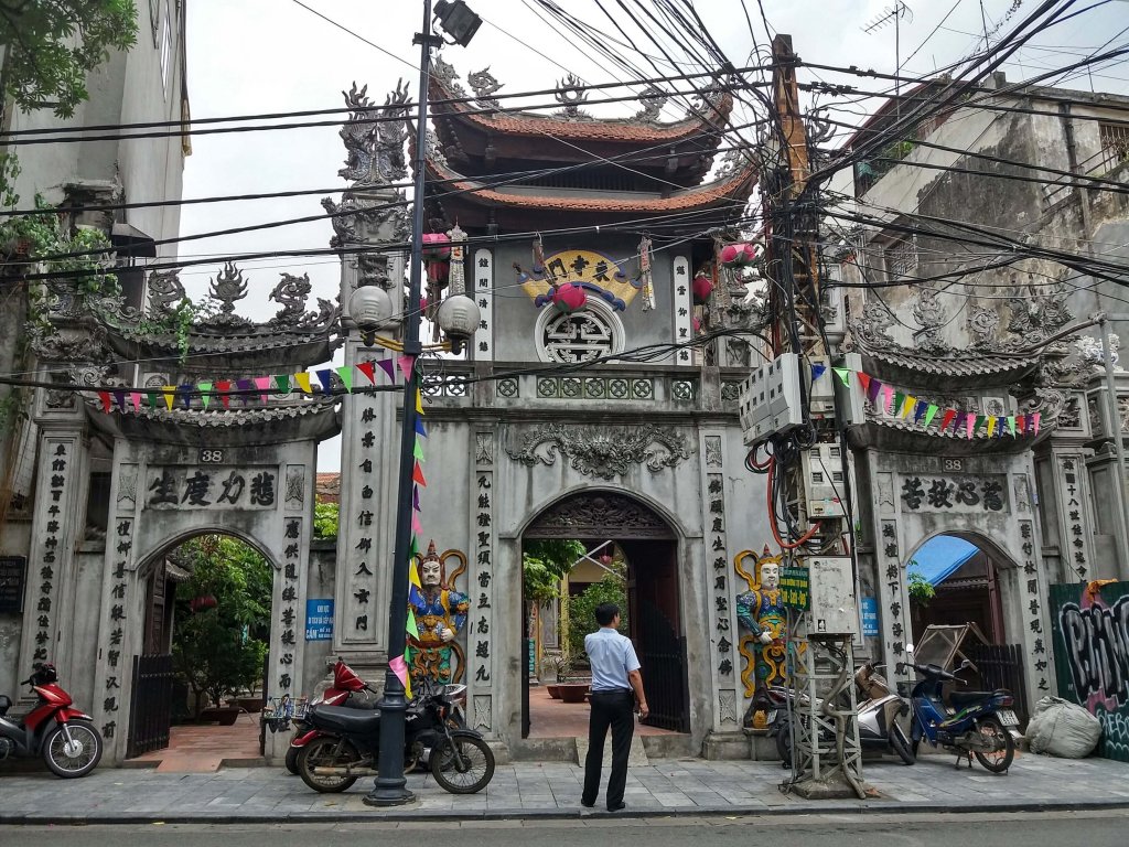 temple rue hanoi vietnam