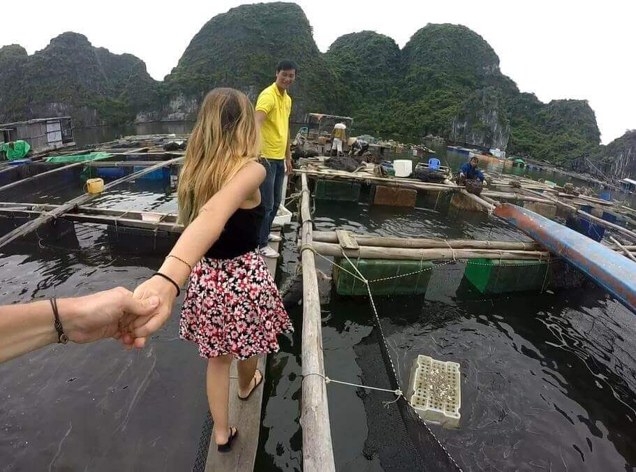 Visite village pecheur Halong Bay Vietnam