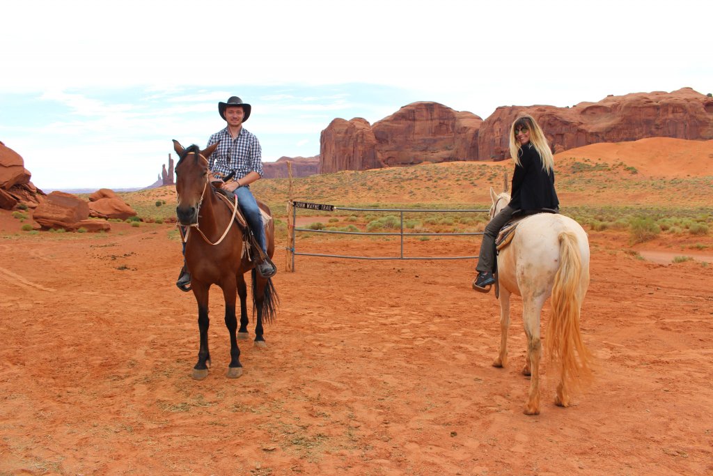 cheval john wayne trail monument valley