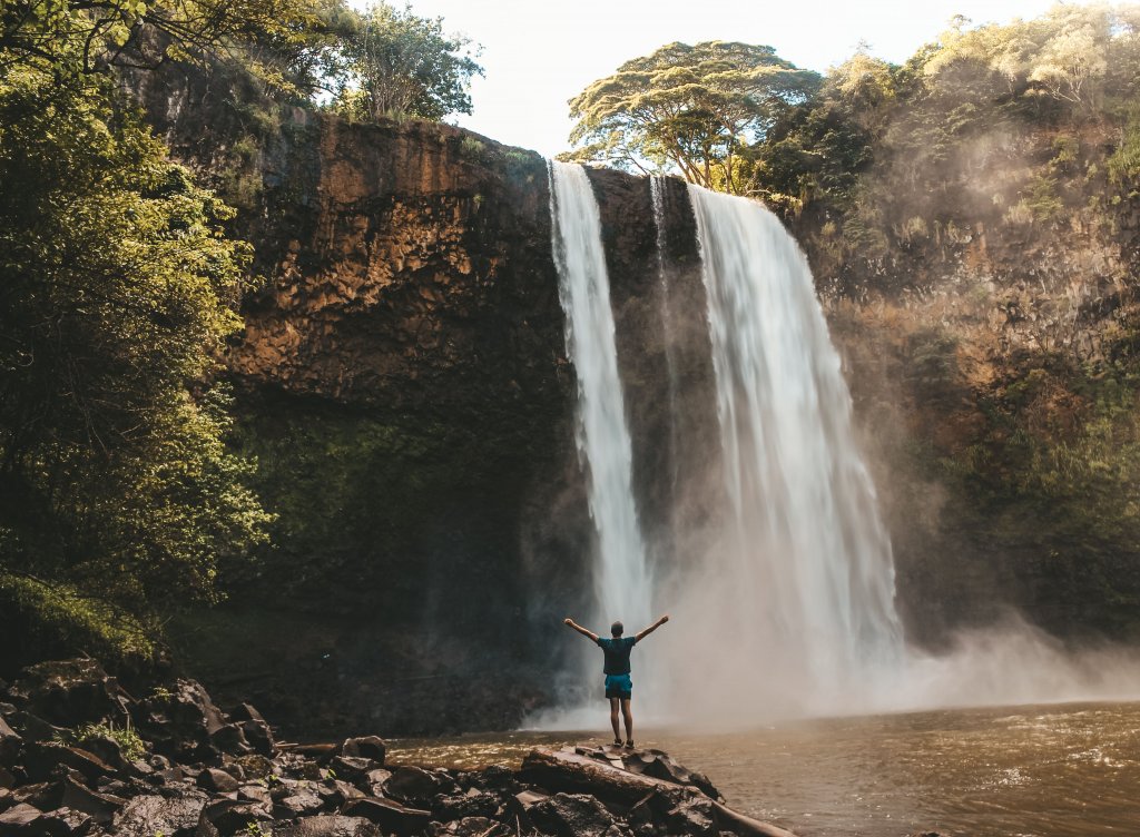 wailua falls kauai hawai cascade