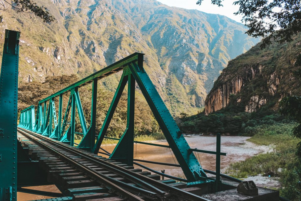 Machu Picchu pont entre Hydroelectrica et Aguas Calientes