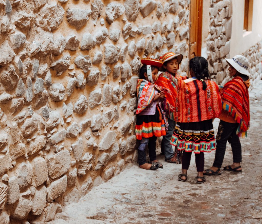 enfants ollantaytambo perou