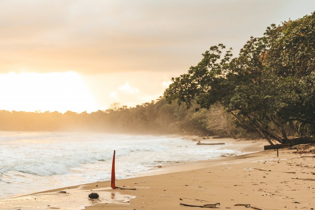 lever de soleil cahuita plage