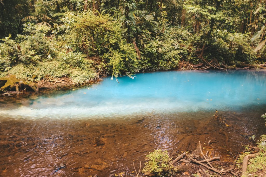 melange riviere rio celeste costa rica