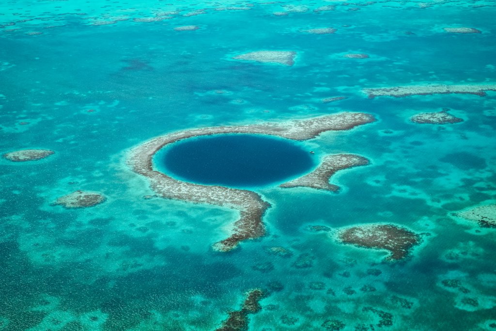 Belize Blue Hole survol