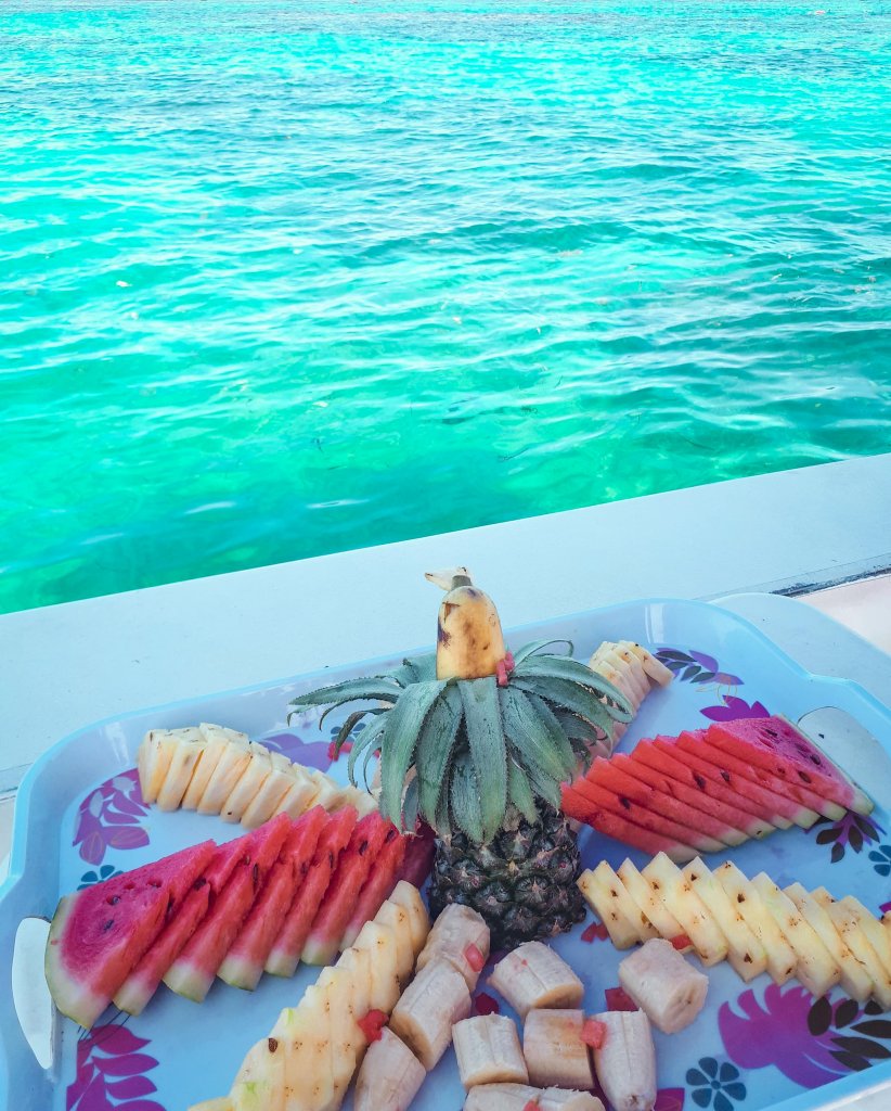 Pause snack fruit sortie snorkeling caye caulker Belize