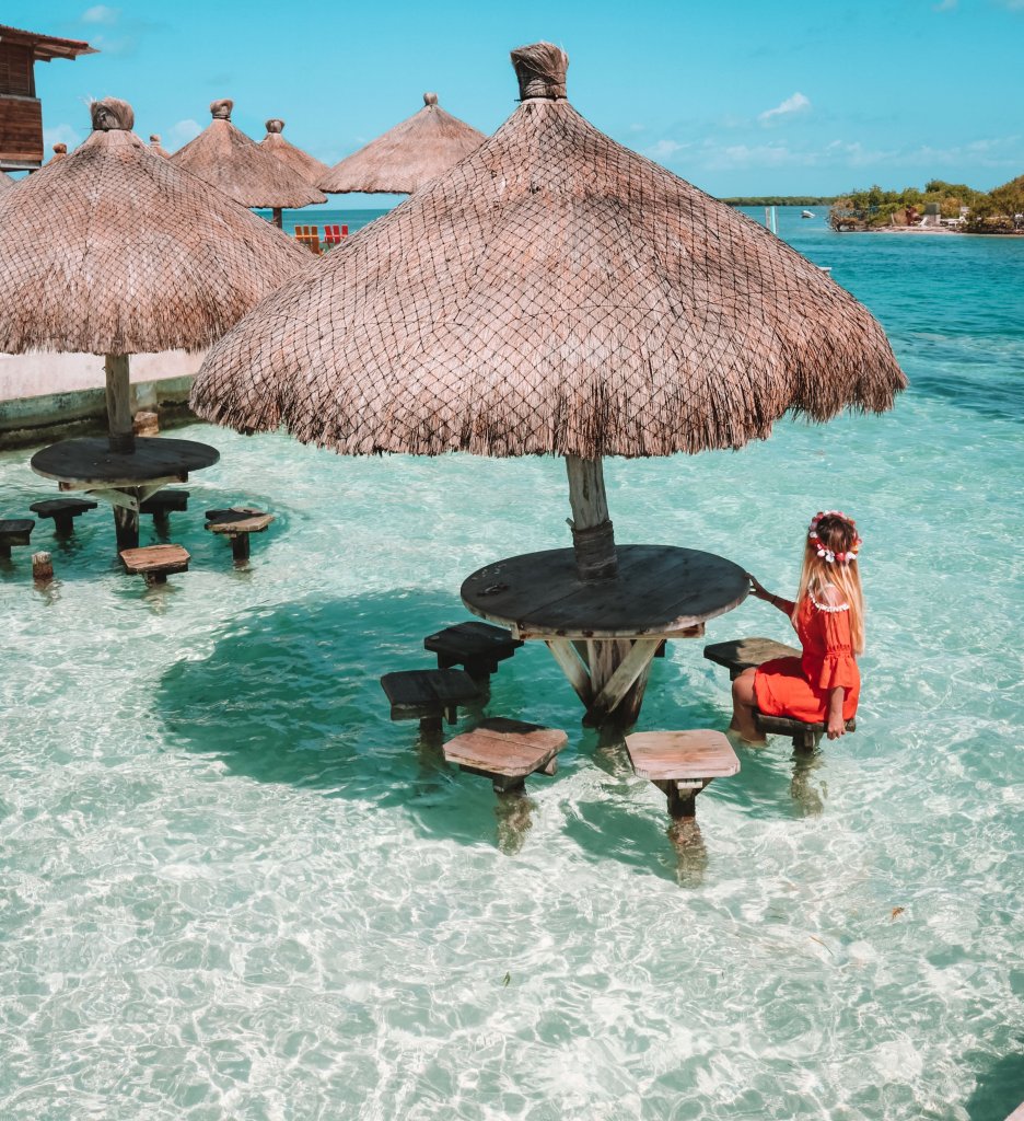 The lazy lizard restaurant split caye caulker belize