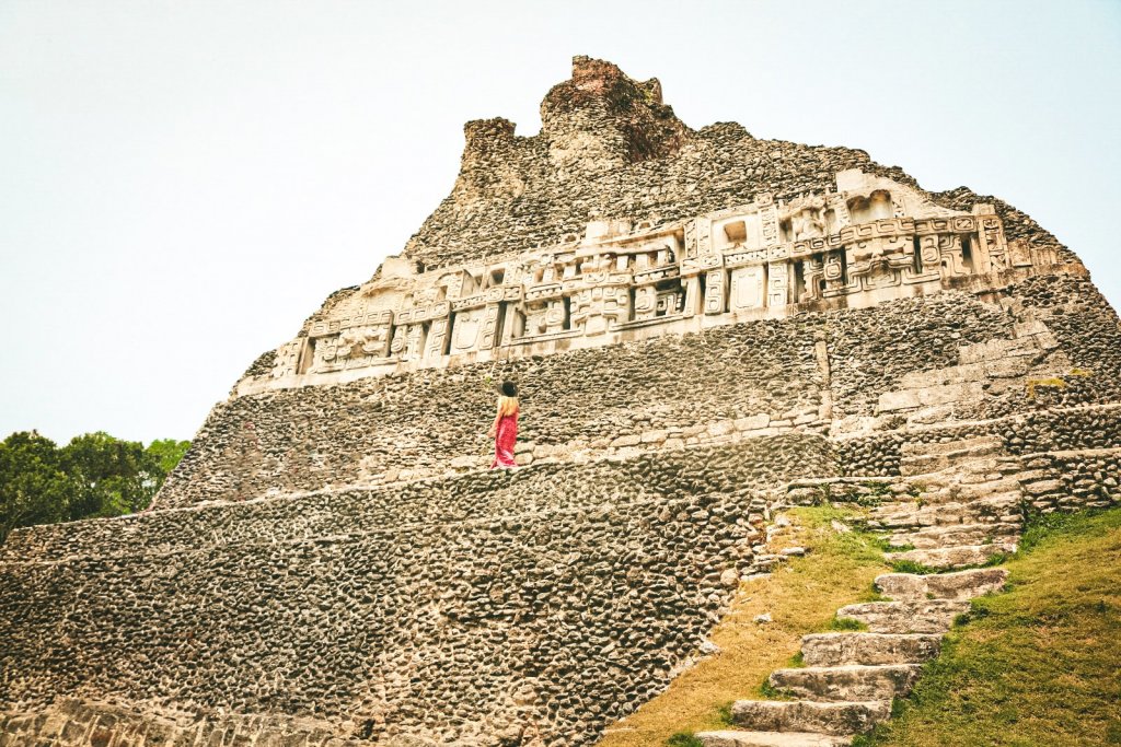 xunantunich temple maya Belize