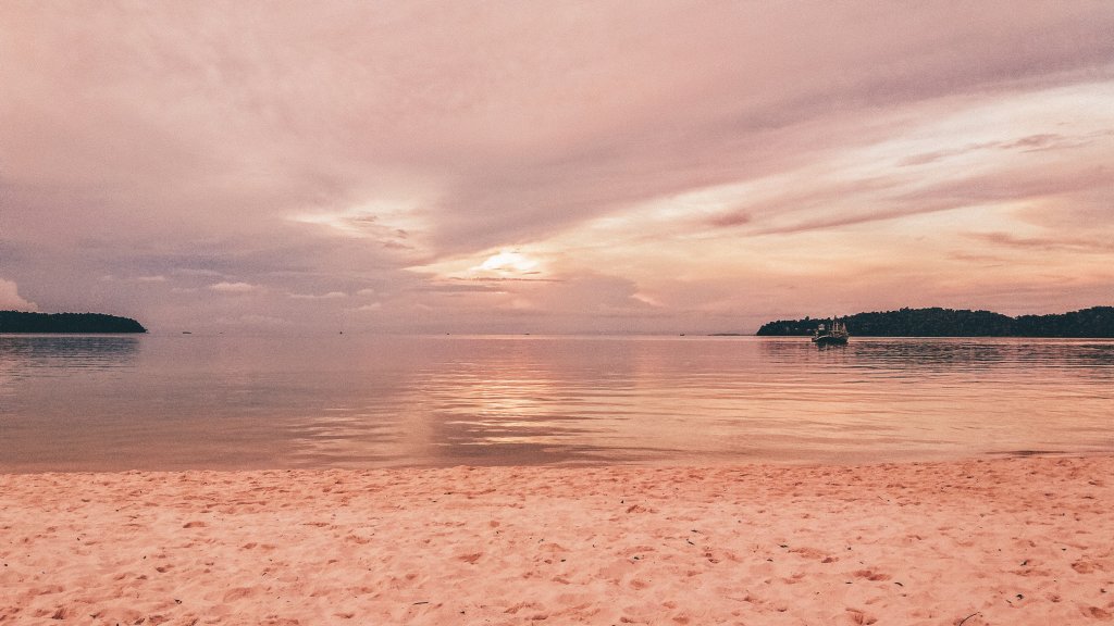 coucher de soleil plage koh rong samloem