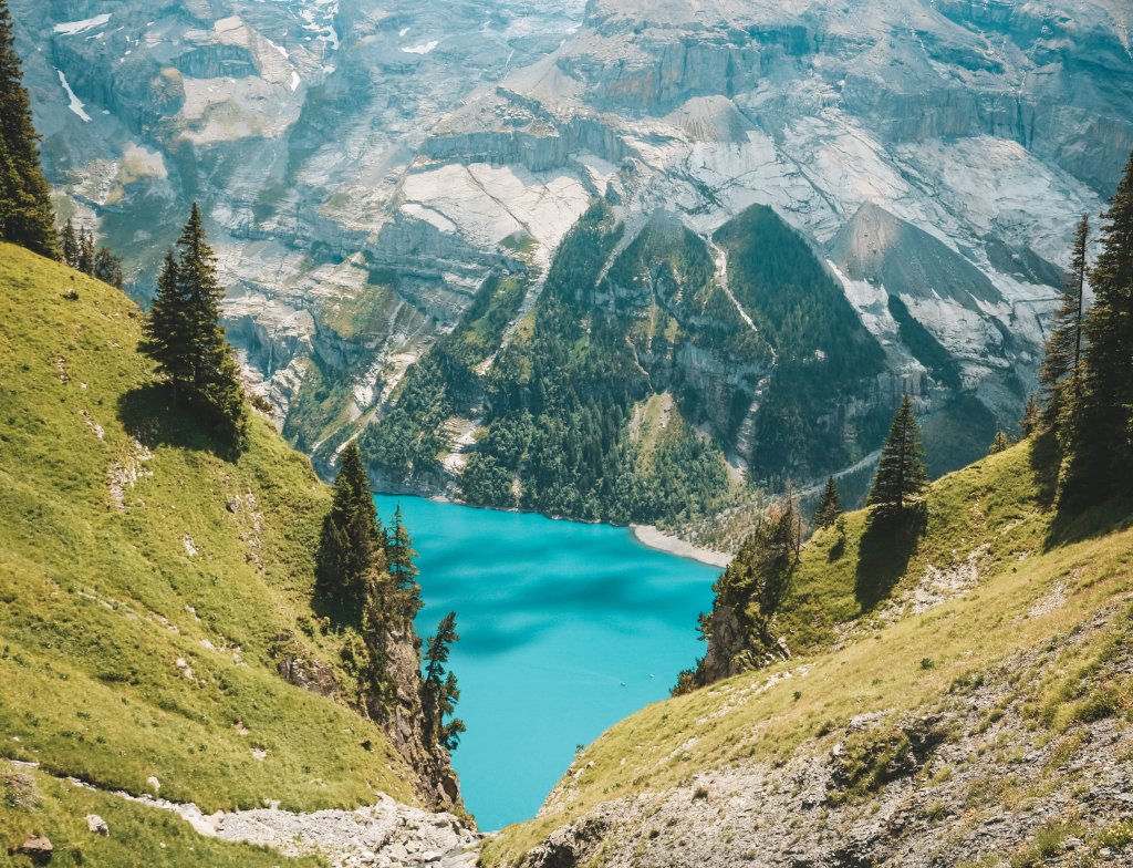 lac oeschinensee vue panoramique suisse