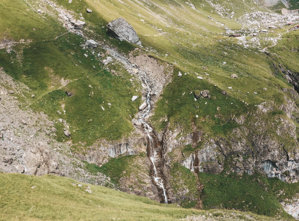 oeschinensee cascade randonnée suisse