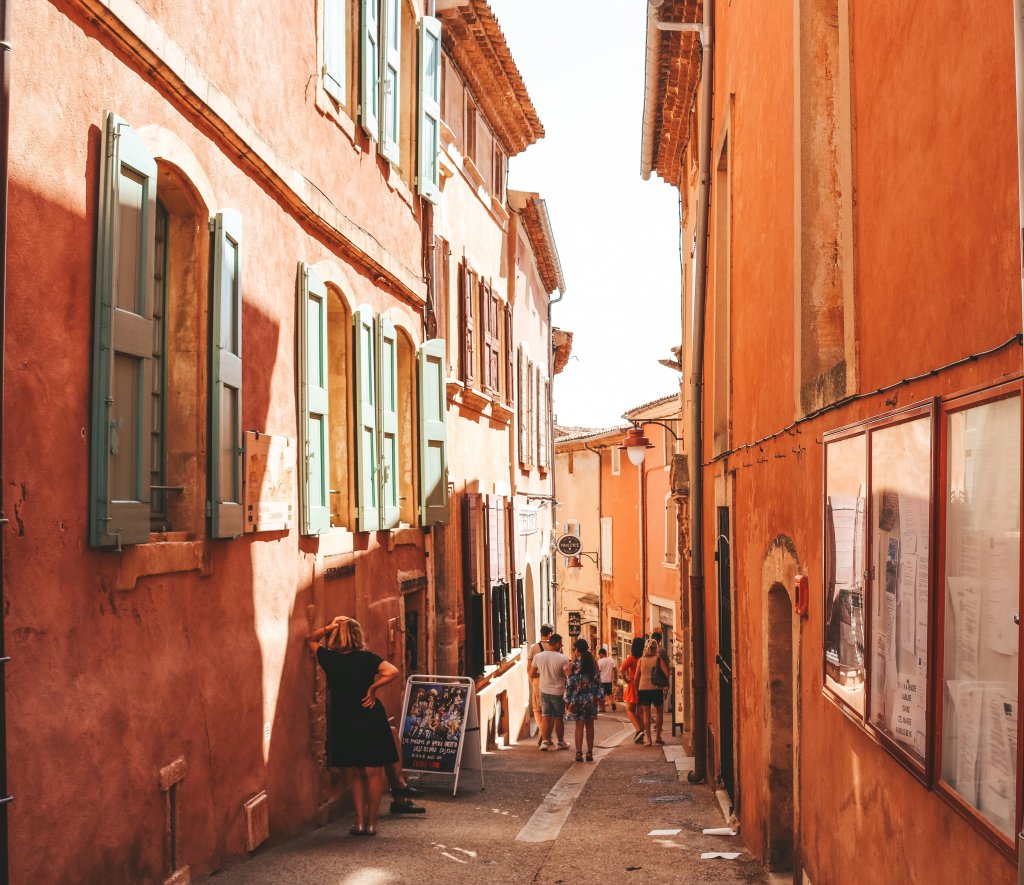 roussillon ruelle vaucluse provence france