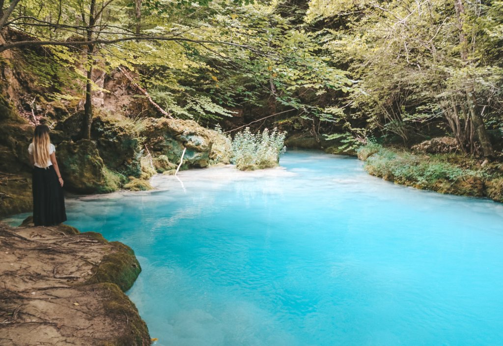 riviere turquoise urederra espagne