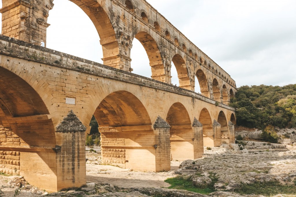 Sous le pont du gard France