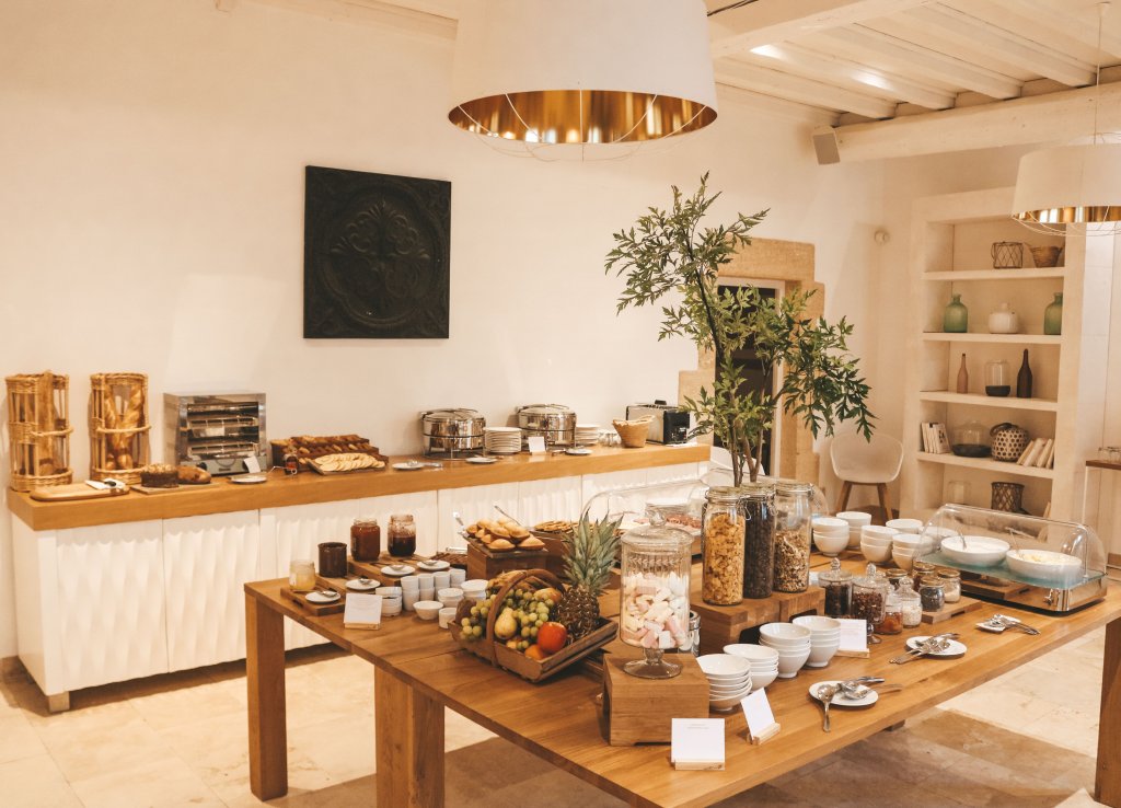 buffet petit dejeuner hotel le vieux castillon