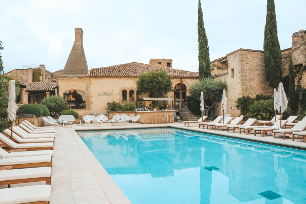 hotel le vieux castillon piscine