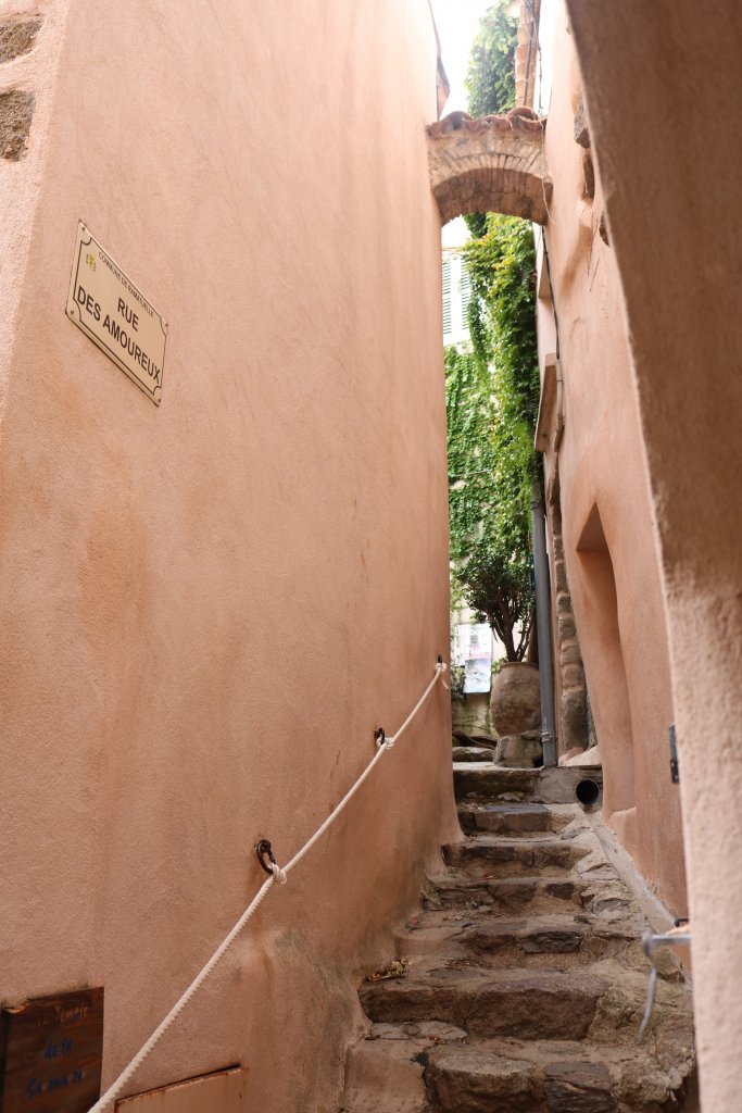 rue des amoureux ramatuelle var