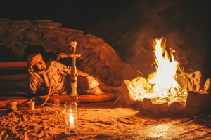 Shisha bédouin nuit Wadi Rum Jordanie