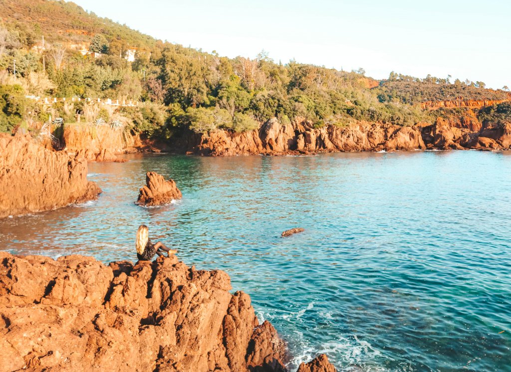 Crique de roche rouge massif de l'Esterel