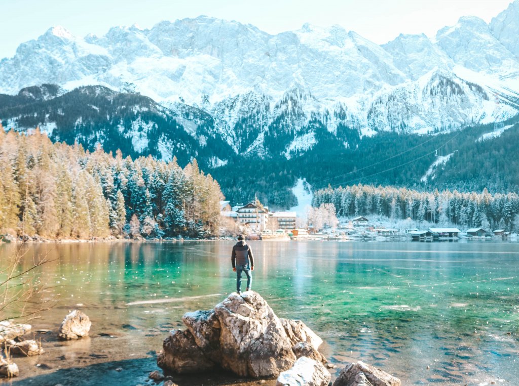 lac eibsee en hiver baviere allemagne