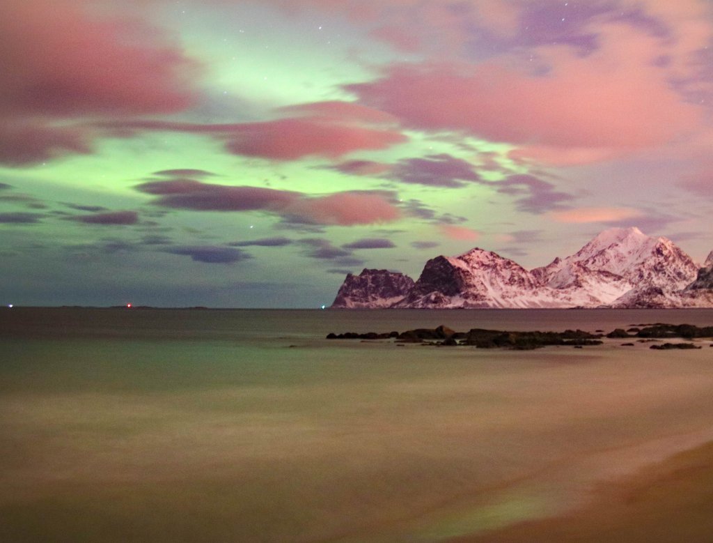 Aurores boréales plage myrland lofoten norvege