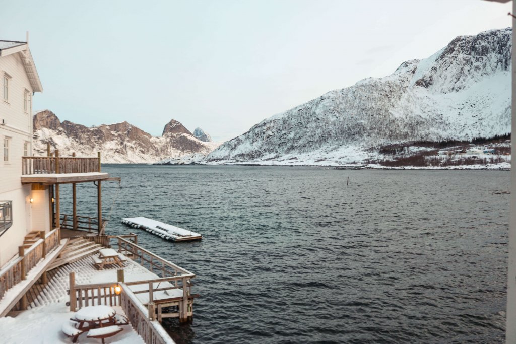 Hotel Mefjord Brygge Senja Norvege vue