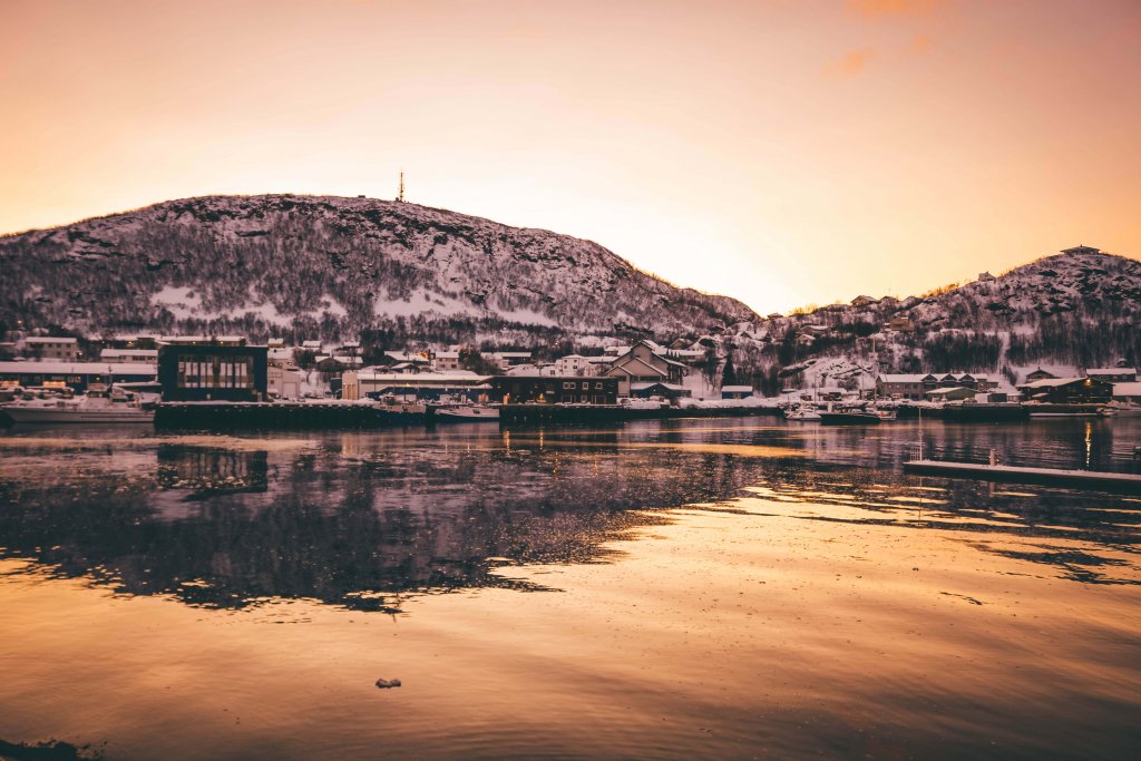 Lever de soleil port de Skjervoy