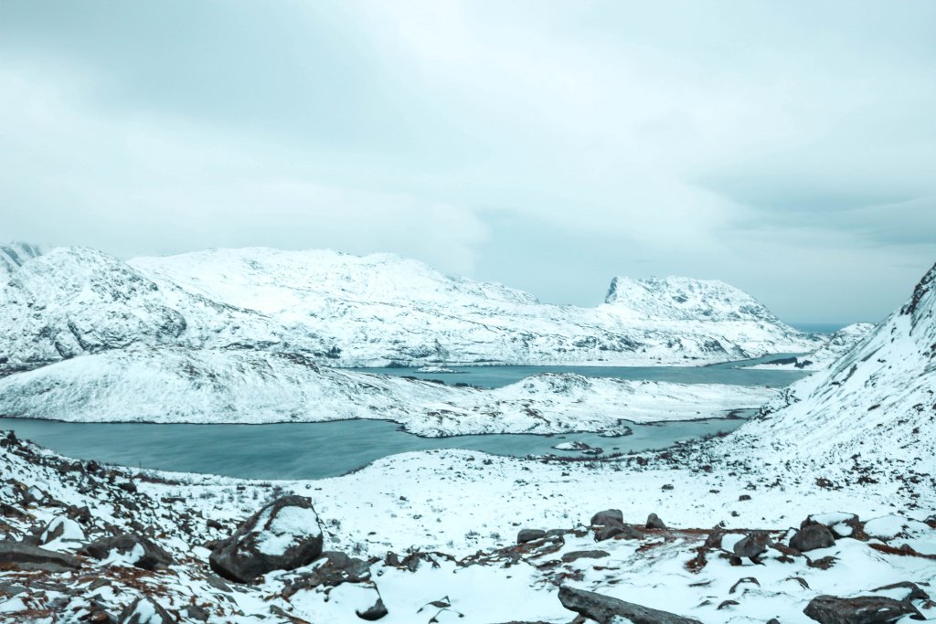 Randonnée plage Kvalvika lofoten norvege