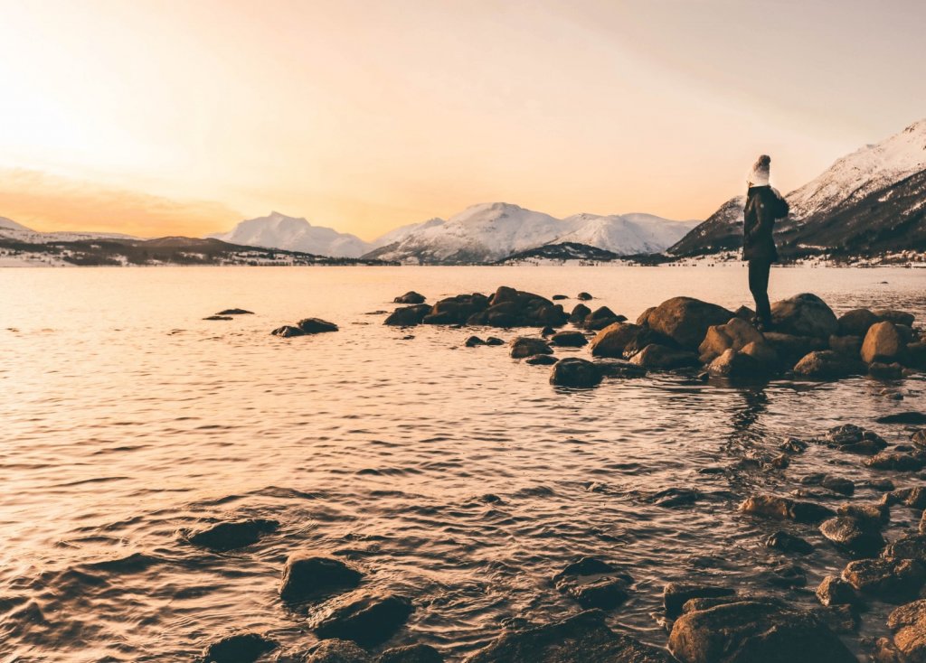 iles de lofoten coucher de soleil norvege