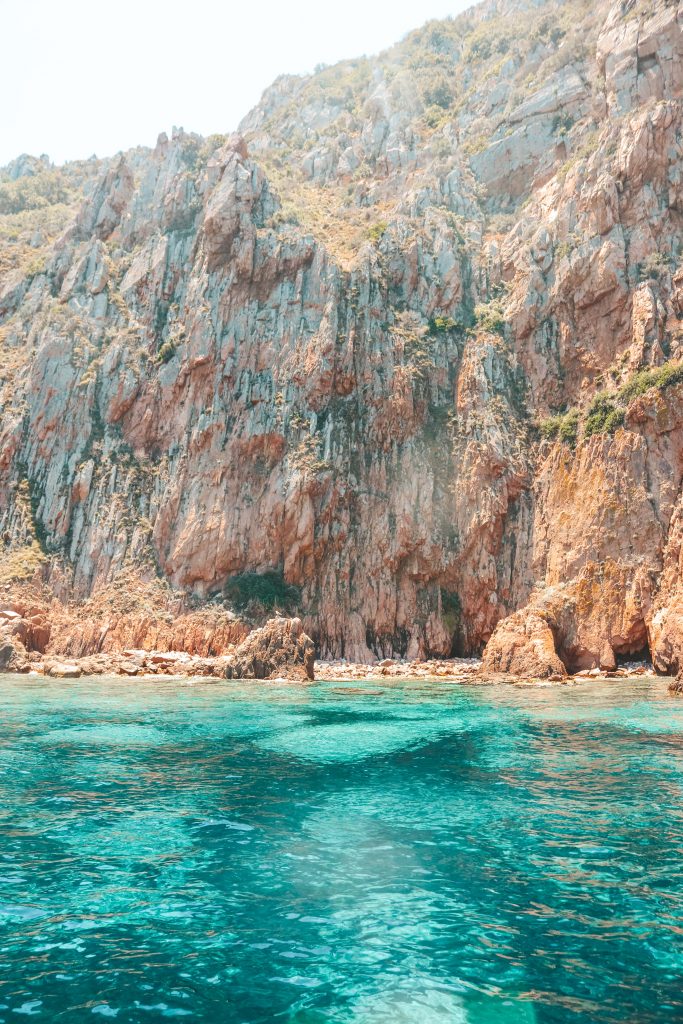 Falaises et eau bleue calanques de piana Corse