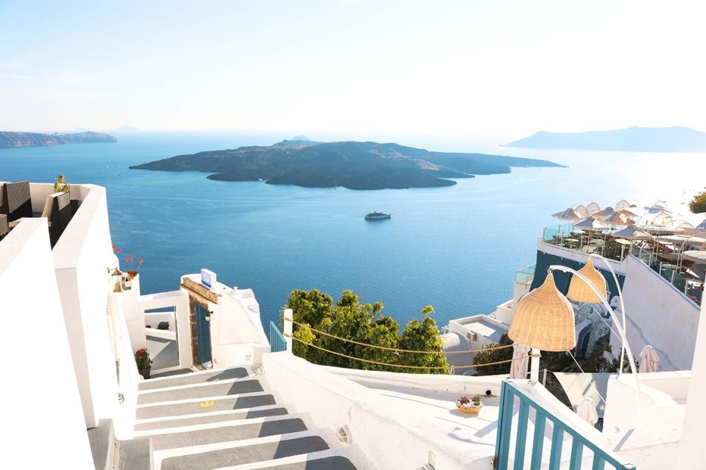 Vue depuis Fira sur la Caldeira