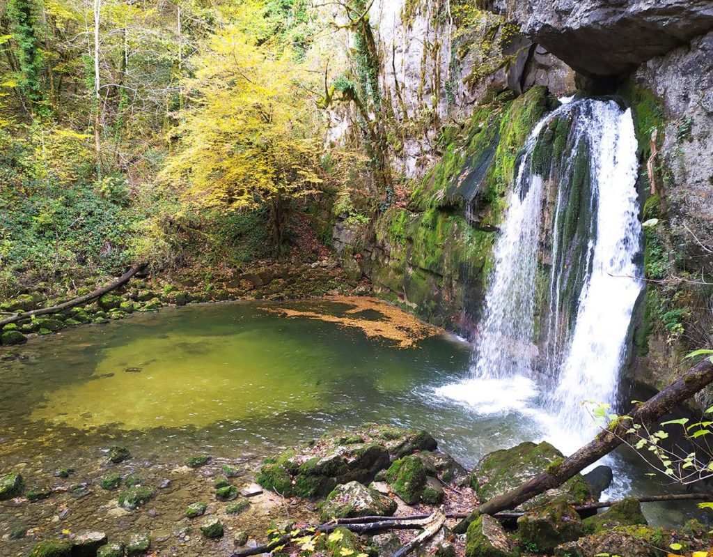 cascade des combes Jura