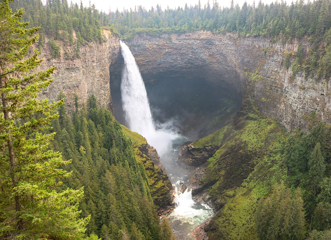 Cascade Helmcken Parc de Wells Gray