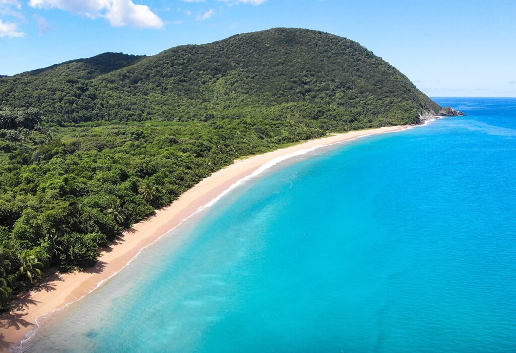 Grande Anse Deshaies - plus belles plages de Guadeloupe